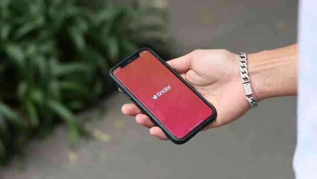 Elderly Florida man arrested after crashing car into Tinder ‘sugar baby’ for “scamming” him
